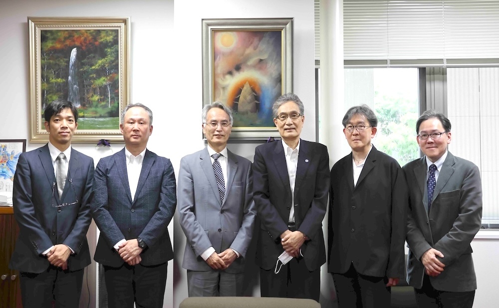 保護中: 立教英国学院校長　岡野  透　先生が弘前大学をご訪問されました